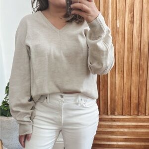 Vintage Lord & Taylor 100% new Wool V- neck Unisex Sweater. L